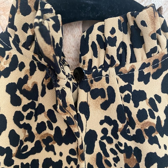 J Crew Cheetah Print Blouse.  Fits 0-6.  Like new - Picture 5 of 7
